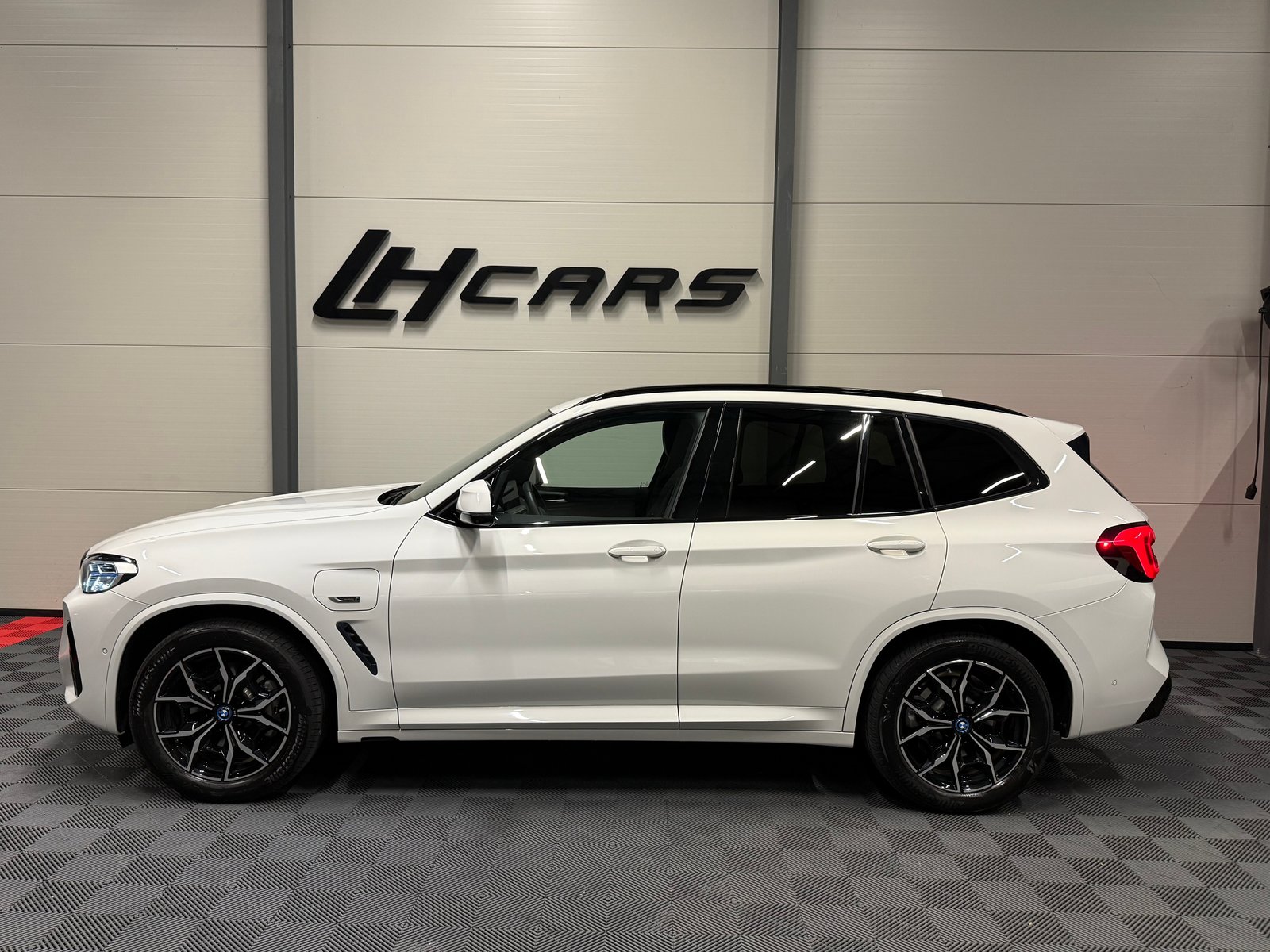 BMW X3 30e SAG M-Sport, Plug-in-Hybrid Benzin/Elektro, Occasion / Gebraucht, Automatik - 2