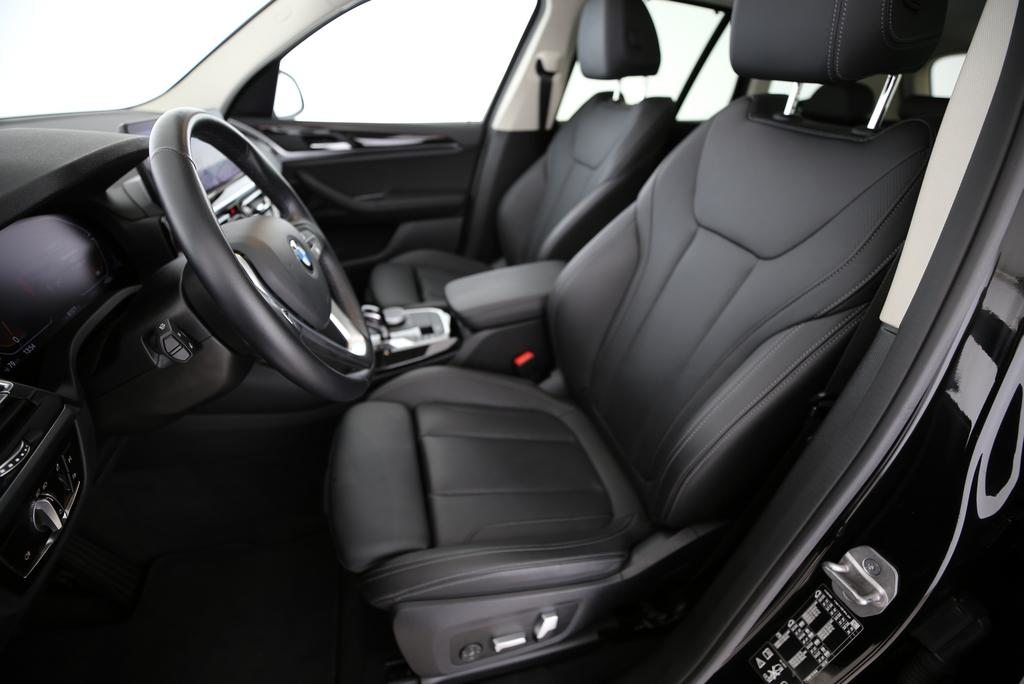 BMW X3 20i xDrive, Mild-Hybrid Petrol/Electric, Second hand / Used, Automatic - 3