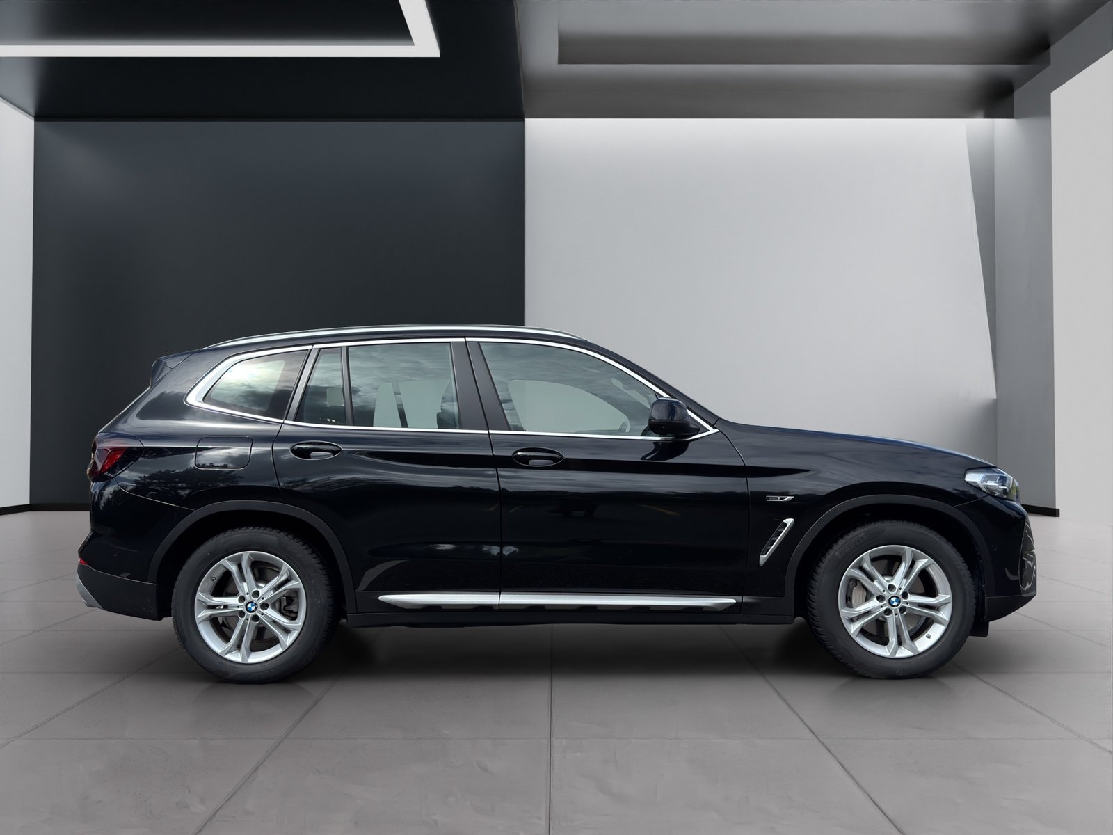 BMW X3 30e, Plug-in-Hybrid Petrol/Electric, Second hand / Used, Automatic - 3