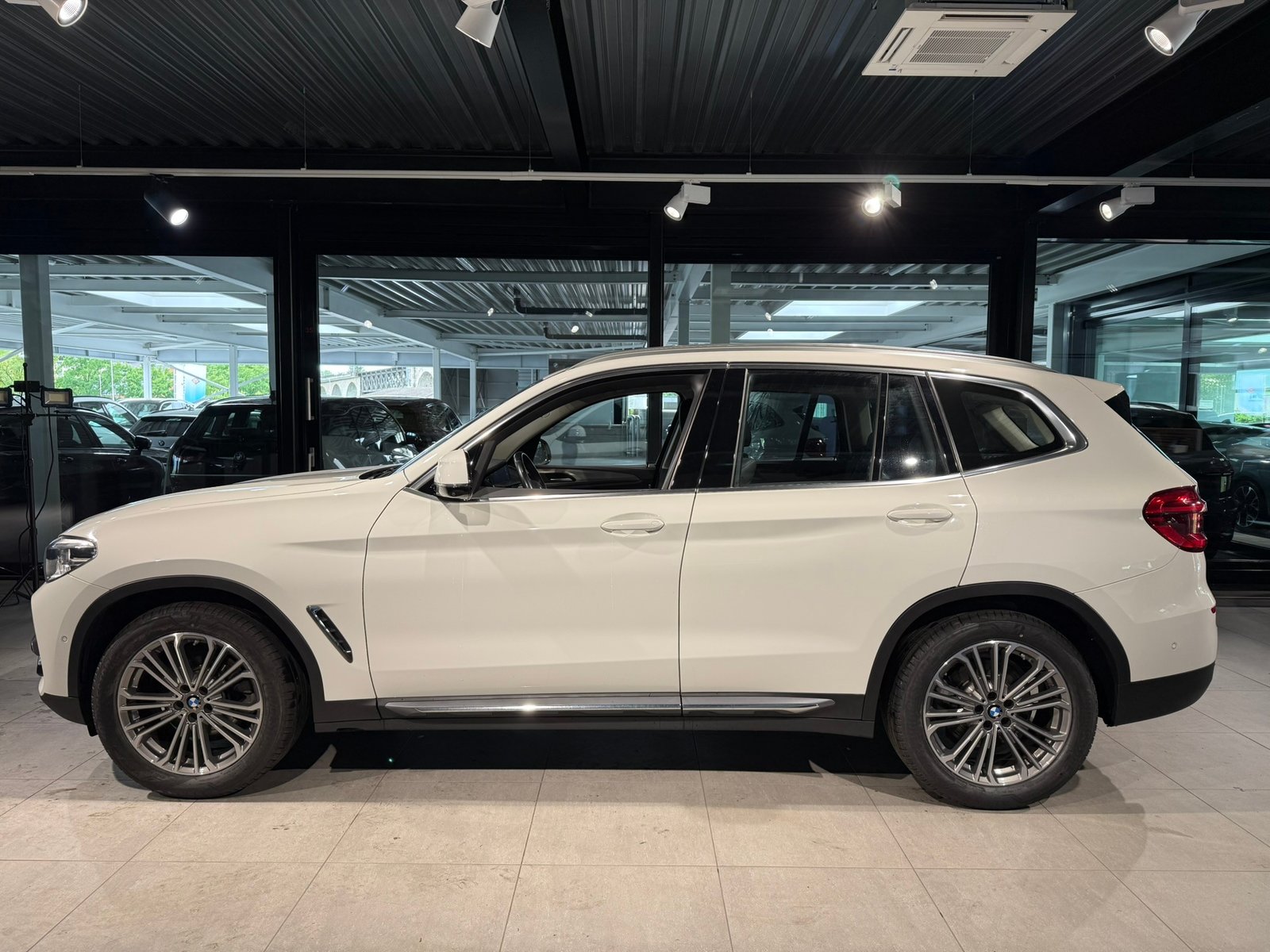 BMW X3 48V 20d Individual Luxury Line Steptronic, Mild-Hybrid Diesel/Electric, Second hand / Used, Automatic - 4