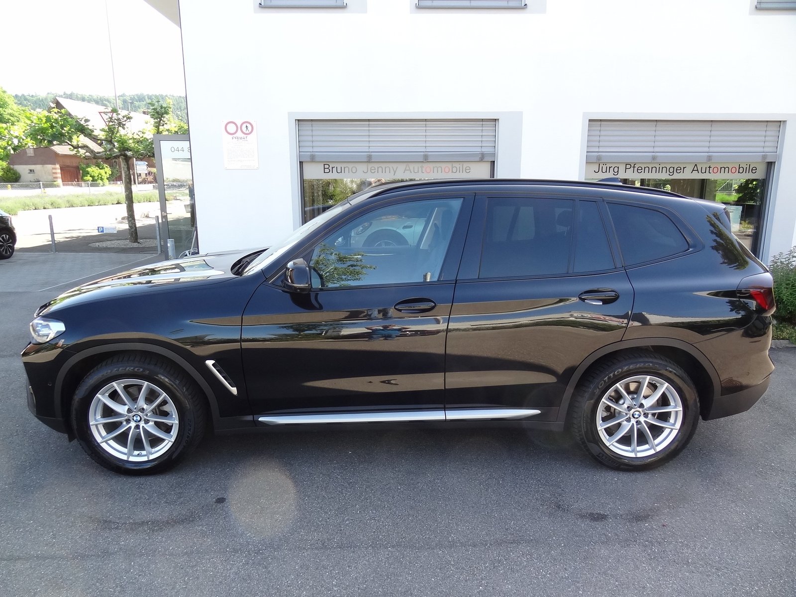 BMW X3 20i, Petrol, Second hand / Used, Automatic - 2
