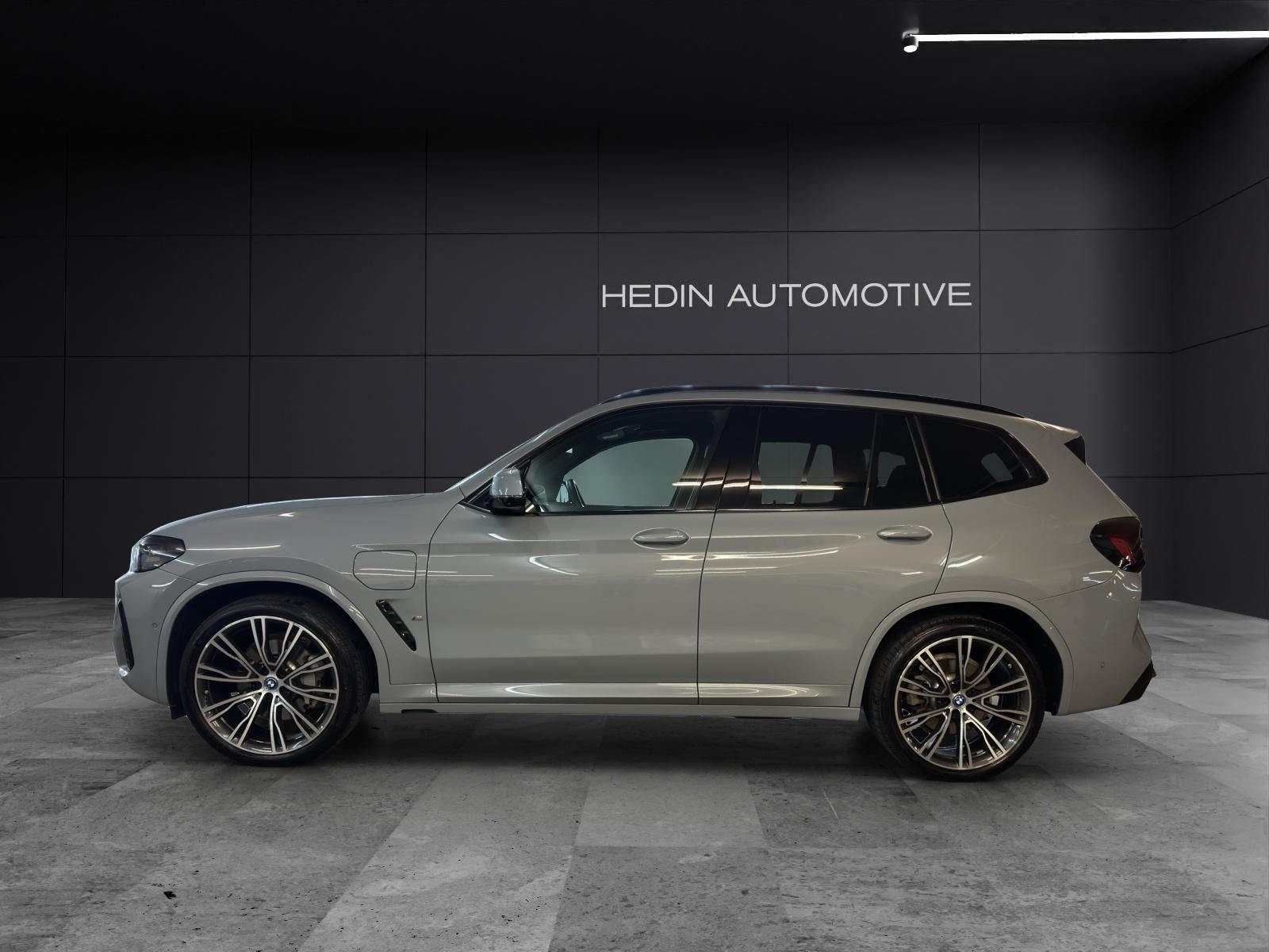 BMW X3 30e xDrive, Plug-in-Hybrid Benzin/Elektro, Occasion / Gebraucht, Automatik - 2