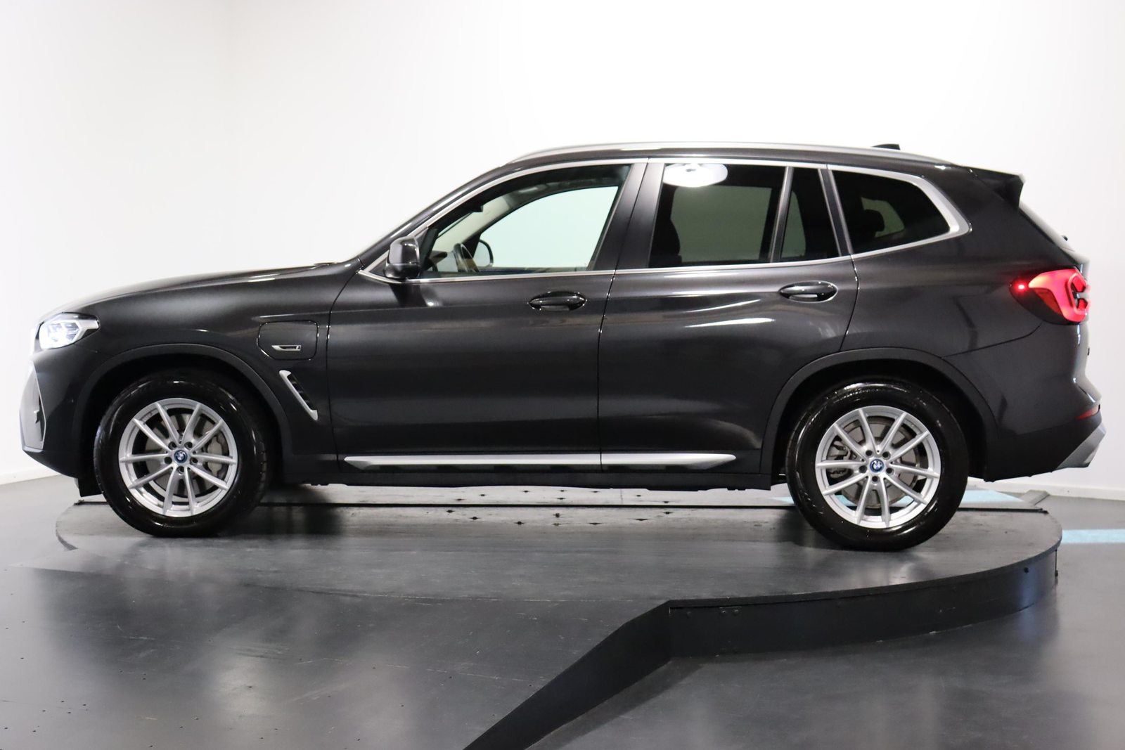 BMW X3 30e xDrive SAG, Plug-in-Hybrid Benzin/Elektro, Occasion / Gebraucht, Automatik - 3