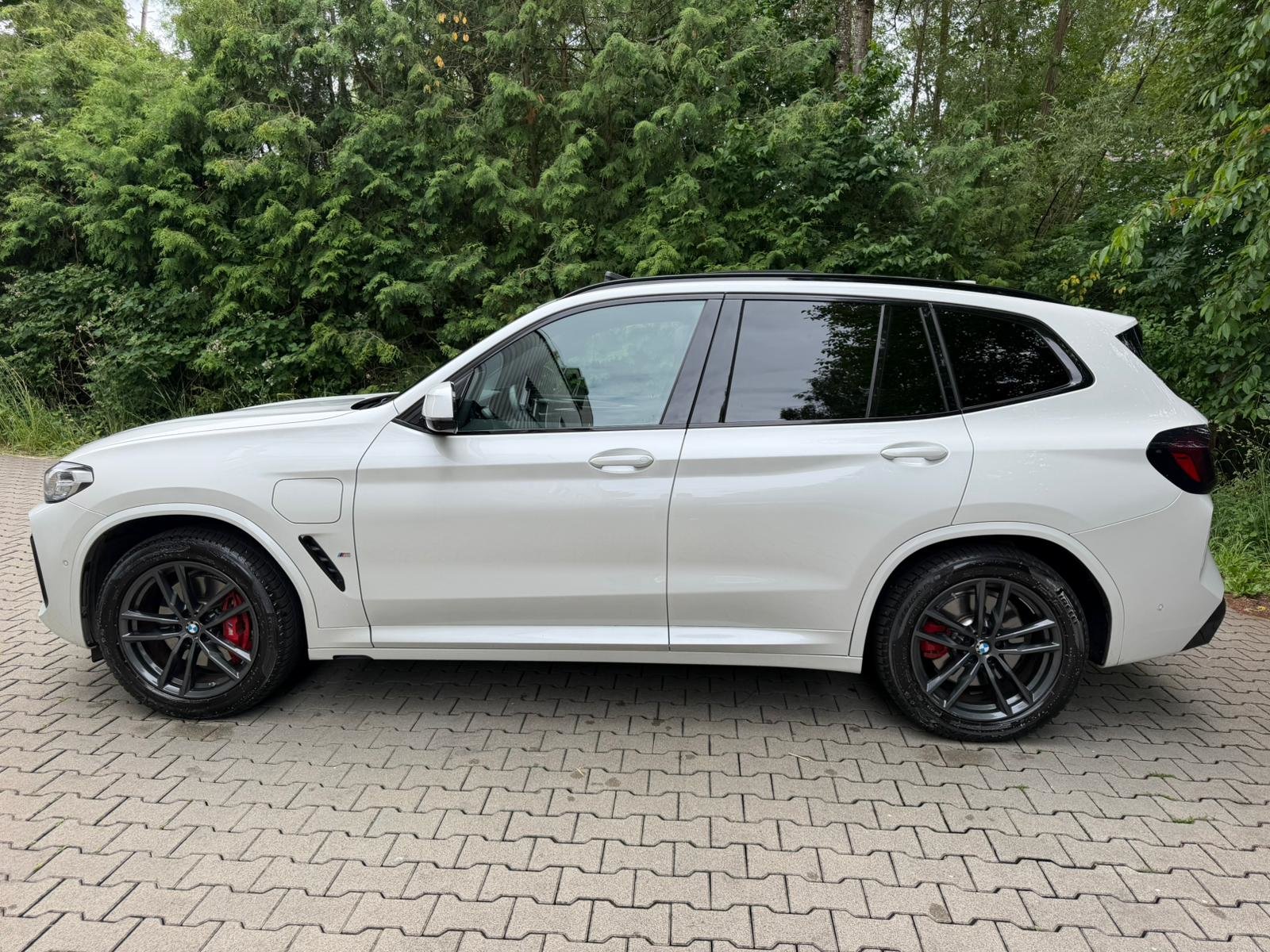BMW X3 30e M Sport, Plug-in-Hybrid Benzin/Elektro, Occasion / Gebraucht, Automatik - 2