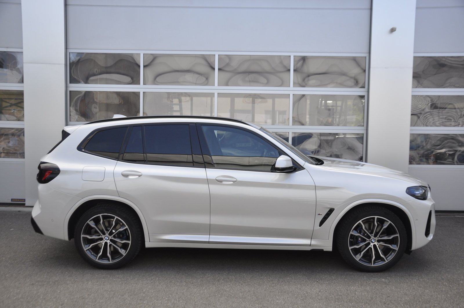 BMW X3 30e M Sport I Anhängerkupplung, Plug-in-Hybrid Petrol/Electric, Second hand / Used, Automatic - 3