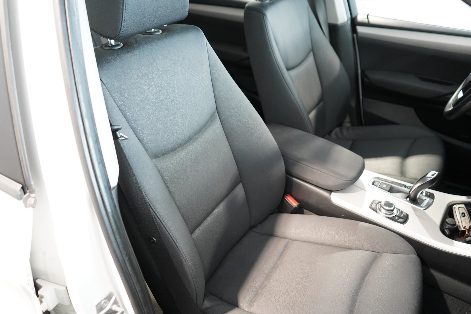 BMW X3 28i xDrive, Essence, Occasion / Utilisé, Automatique - 6