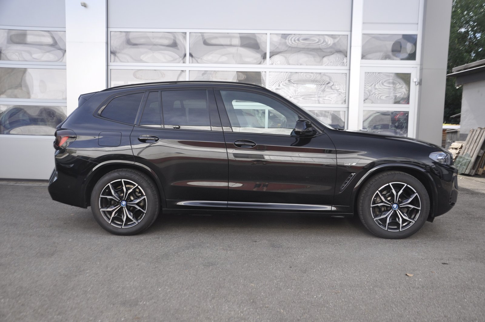 BMW X3 30e M Sport I Anhängerkupplung, Plug-in-Hybrid Benzin/Elektro, Occasion / Gebraucht, Automatik - 2