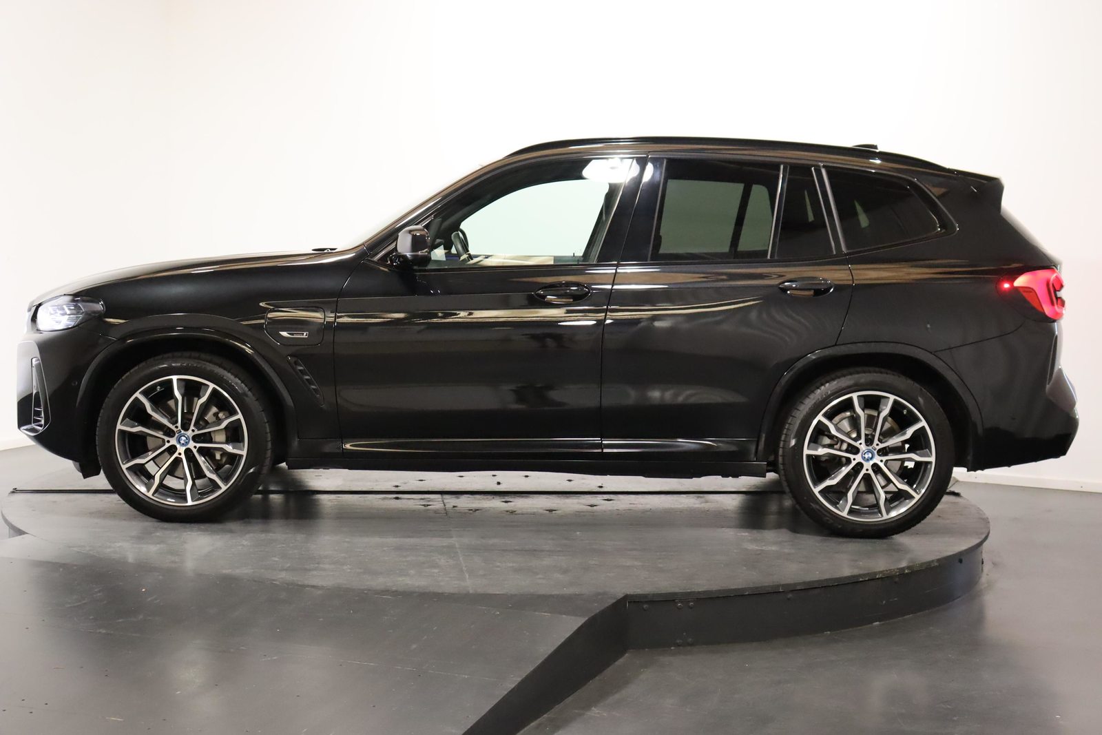 BMW X3 30e xDrive, Hybride Rechargeable Essence/Électricité, Occasion / Utilisé, Automatique - 4