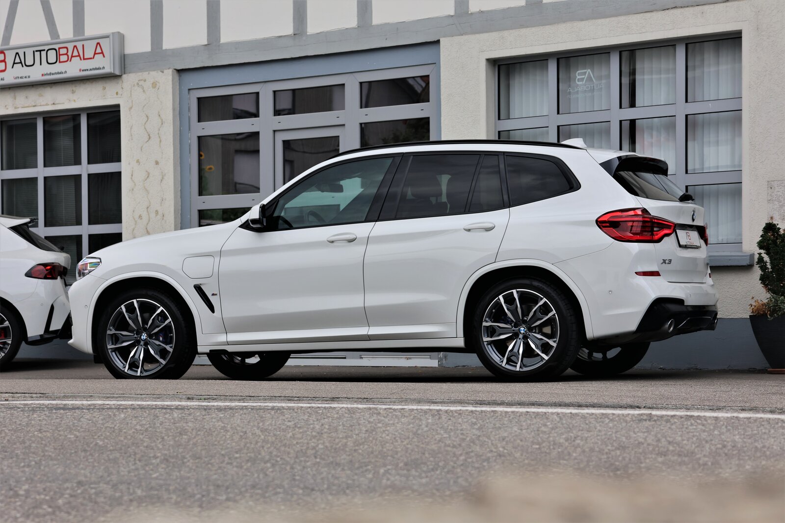 BMW X3 30e M Sport, Plug-in-Hybrid Petrol/Electric, Second hand / Used, Automatic - 4