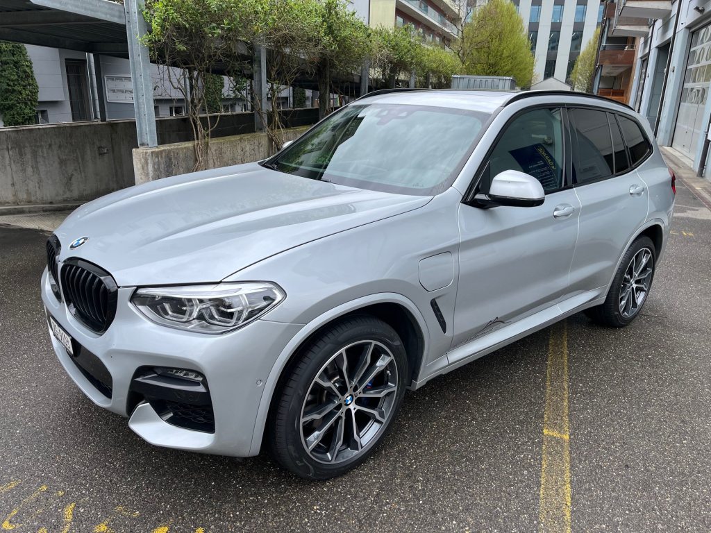 BMW X3 30e xDrive, Plug-in-Hybrid Petrol/Electric, Second hand / Used, Automatic - 2