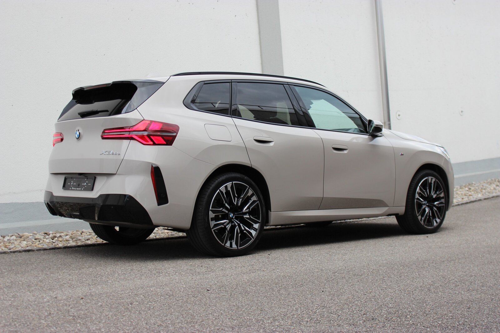 BMW X3 30e M Sport Pro Dune Grey metallic 0.0-LEASINGAKTION, Hybride Rechargeable Essence/Électricité, Voiture de démonstration, Automatique - 3