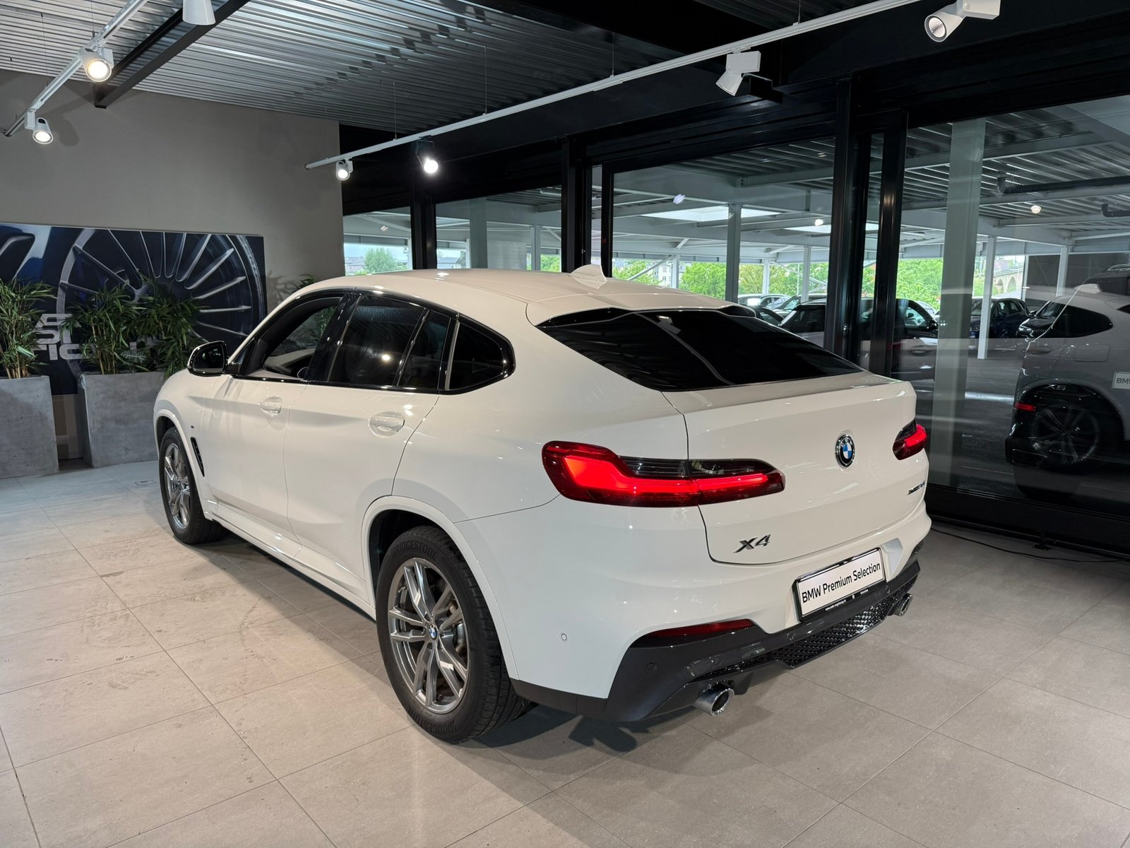 BMW X4 30i M Sport Steptronic, Petrol, Second hand / Used, Automatic - 4