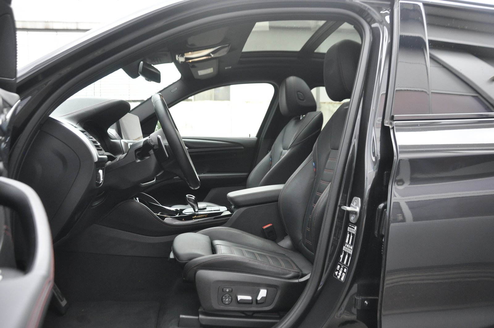 BMW X4 48V 20d M Sport Steptronic I Anhängerkupplung, Mild-Hybrid Diesel/Elektro, Occasion / Gebraucht, Automatik - 5
