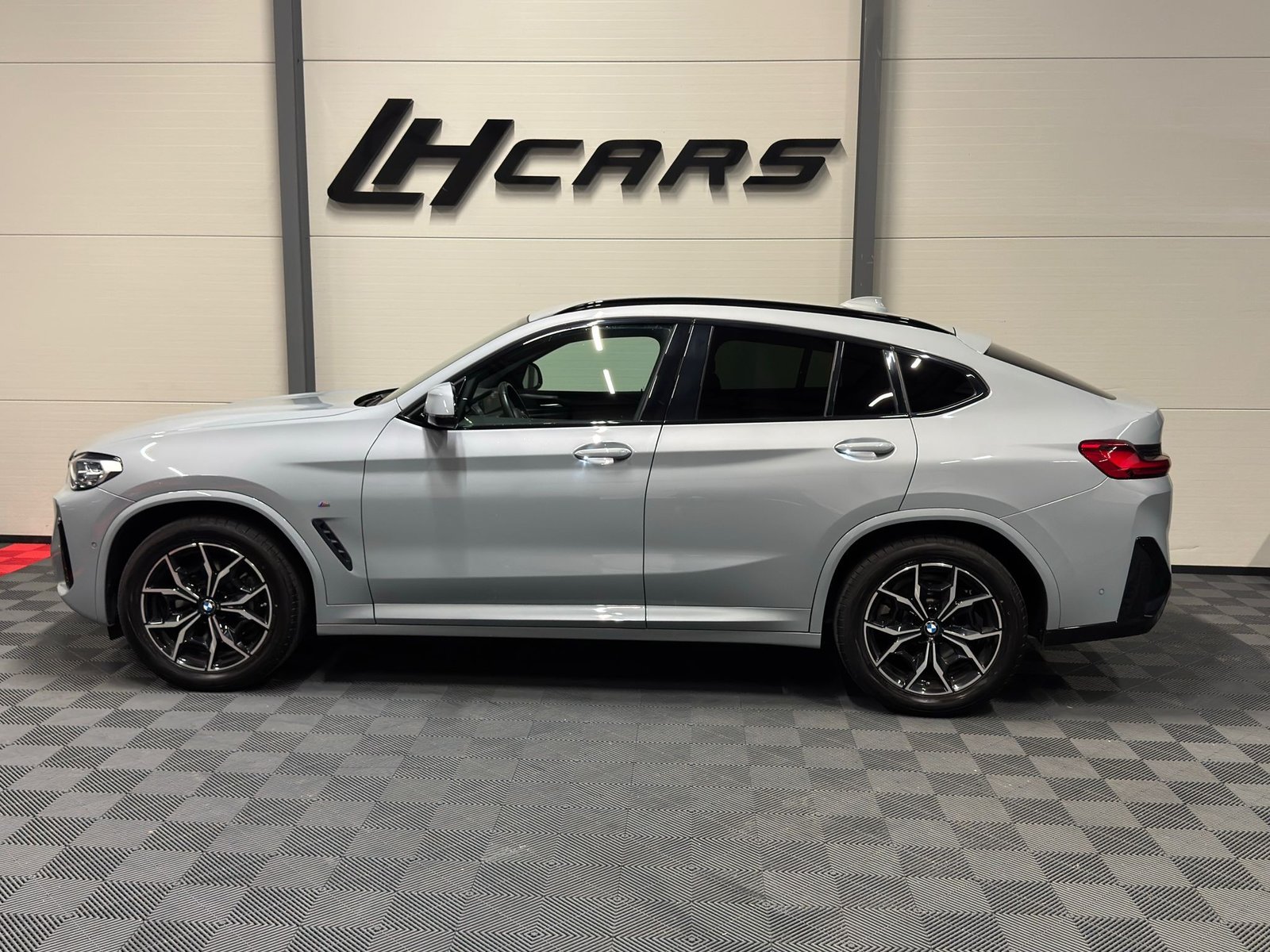 BMW X4 30i SAG, Mild-Hybrid Benzin/Elektro, Occasion / Gebraucht, Automatik - 2