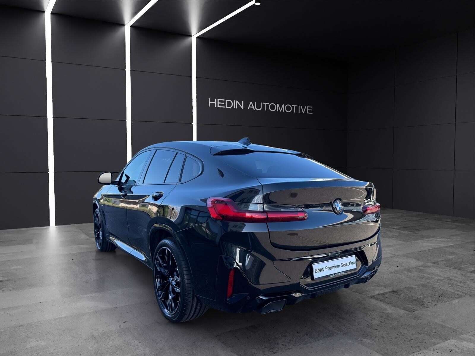 BMW X4 M40i, Mild-Hybrid Petrol/Electric, Second hand / Used, Automatic - 4