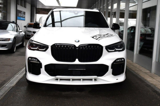 BMW X5 M50i