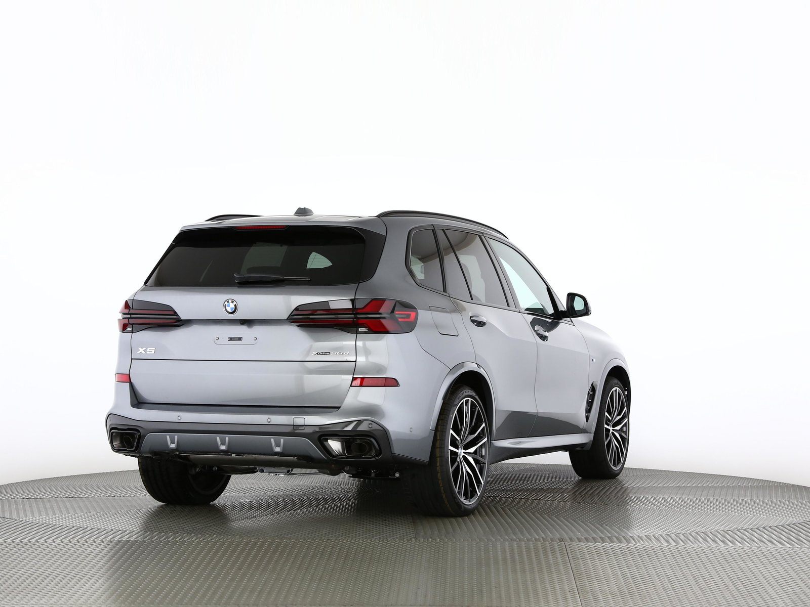 BMW X5 30d, Mild-Hybrid Diesel/Electric, New car, Automatic - 3