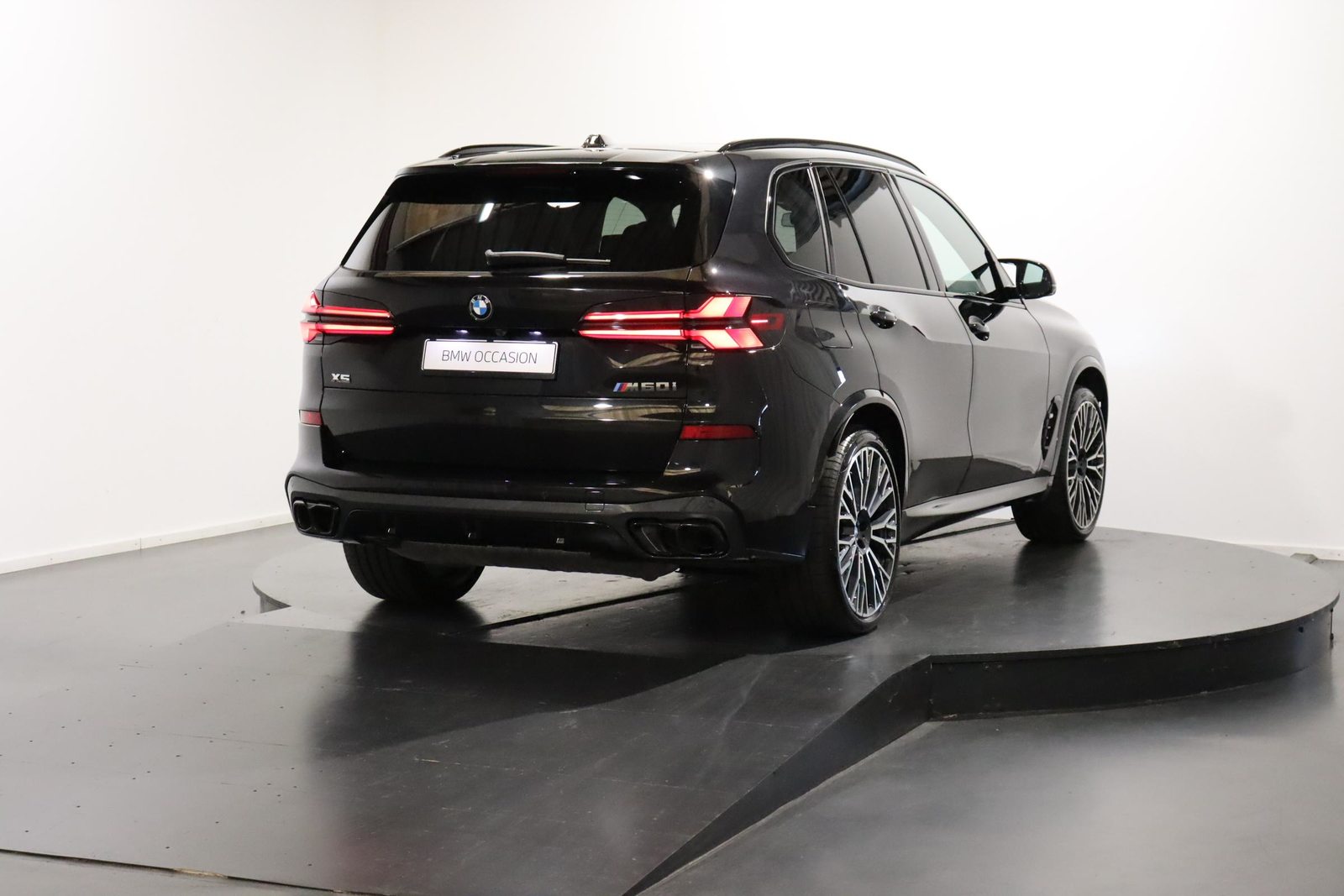 BMW X5 M60i xDrive, Mild-Hybrid Petrol/Electric, Second hand / Used, Automatic - 4