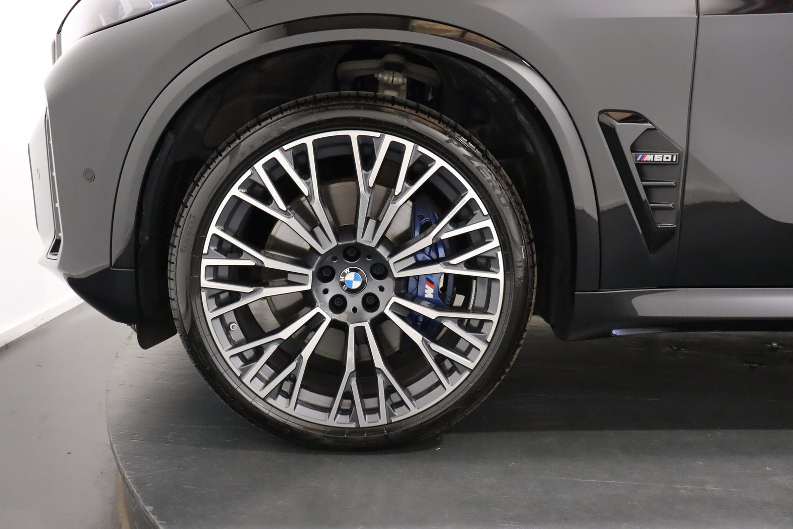 BMW X5 M60i xDrive, Mild-Hybrid Petrol/Electric, Second hand / Used, Automatic - 6