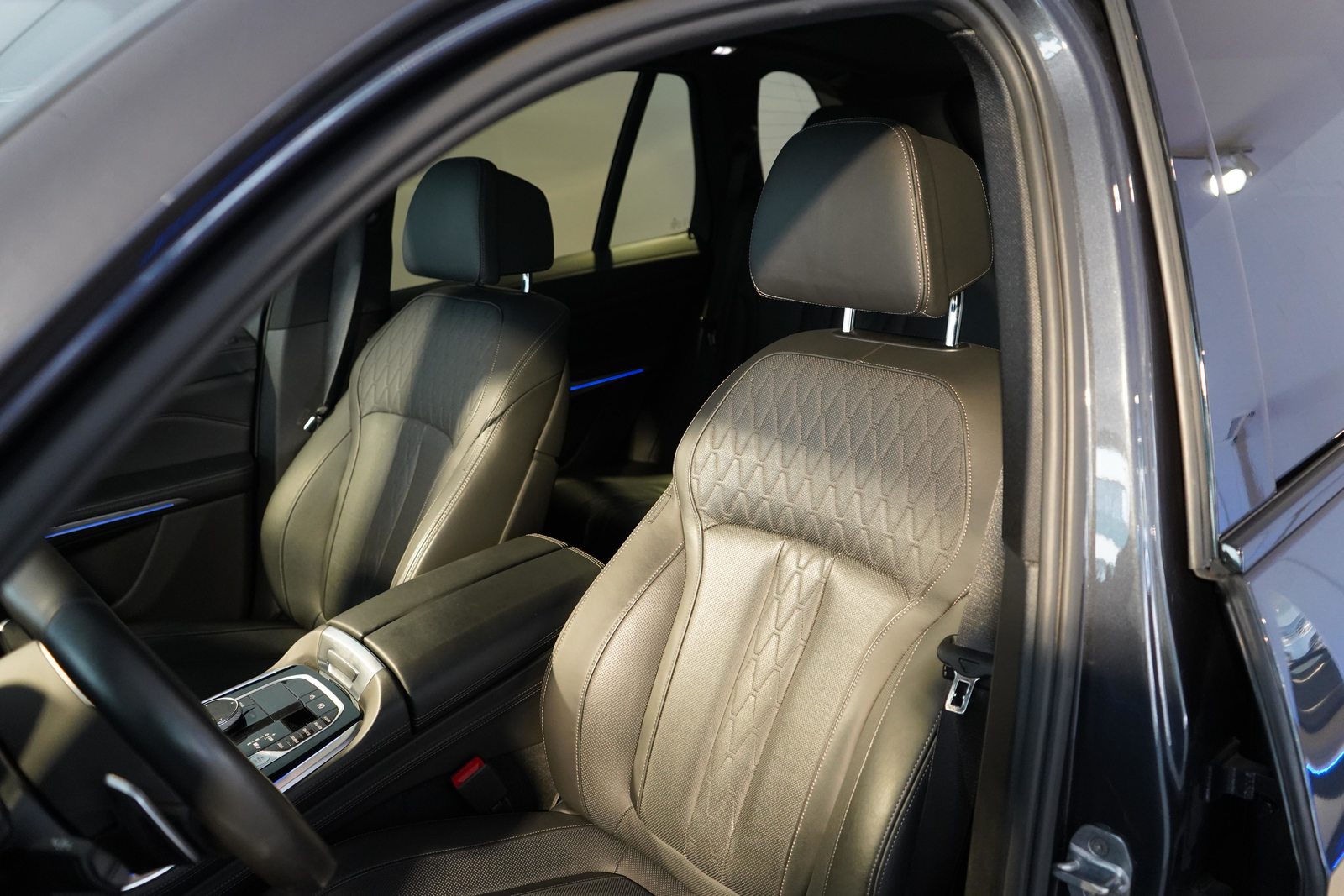 BMW X5 M50i xDrive, Essence, Occasion / Utilisé, Automatique - 7