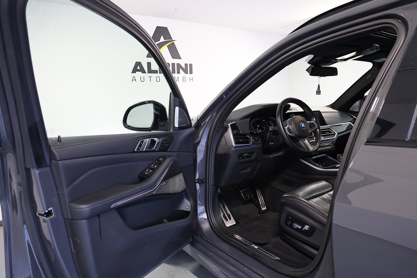 BMW X5 45e M Sport Steptronic *CH-Fahrzeug* *VOLLAUSST, Plug-in-Hybrid Petrol/Electric, Second hand / Used, Automatic - 5
