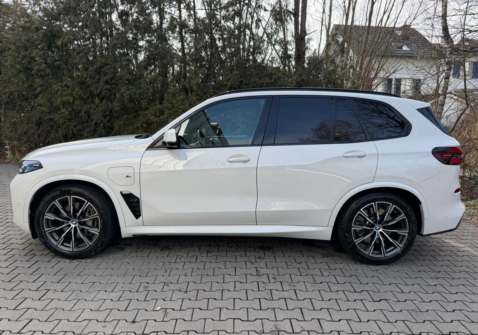 BMW X5 50e M Sport Steptronic, Plug-in-Hybrid Benzin/Elektro, Occasion / Gebraucht, Automatik - 2