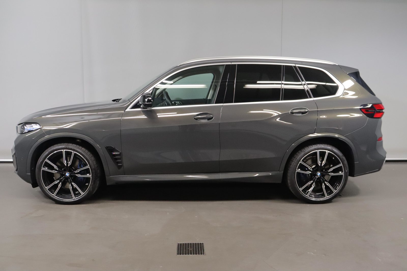 BMW X5 M60i xDrive, Mild-Hybrid Petrol/Electric, Second hand / Used, Automatic - 5