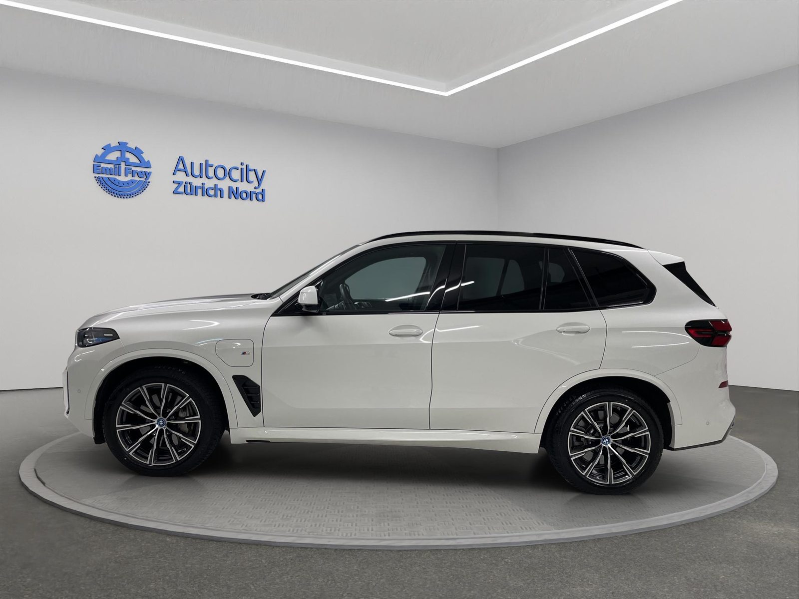 BMW X5 50e xDrive50e SAG, Plug-in-Hybrid Petrol/Electric, Second hand / Used, Automatic - 5