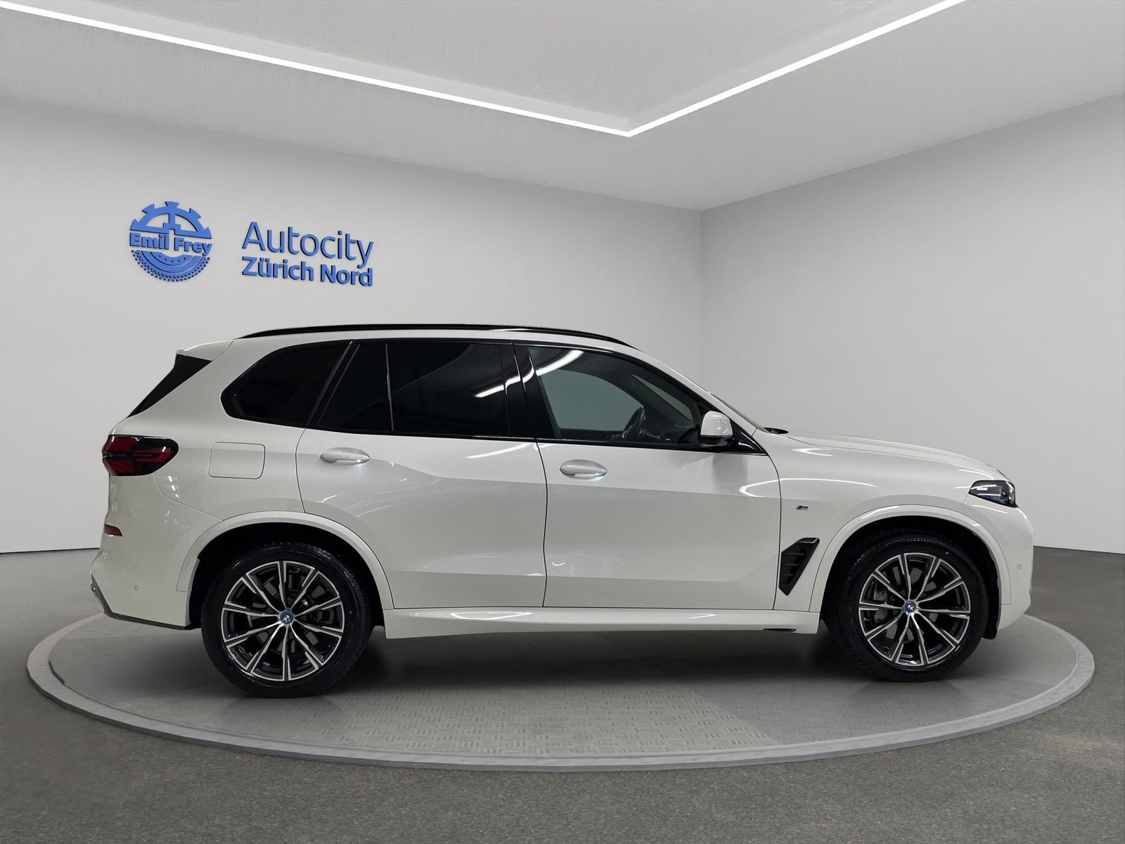 BMW X5 50e xDrive50e SAG, Plug-in-Hybrid Petrol/Electric, Second hand / Used, Automatic - 6