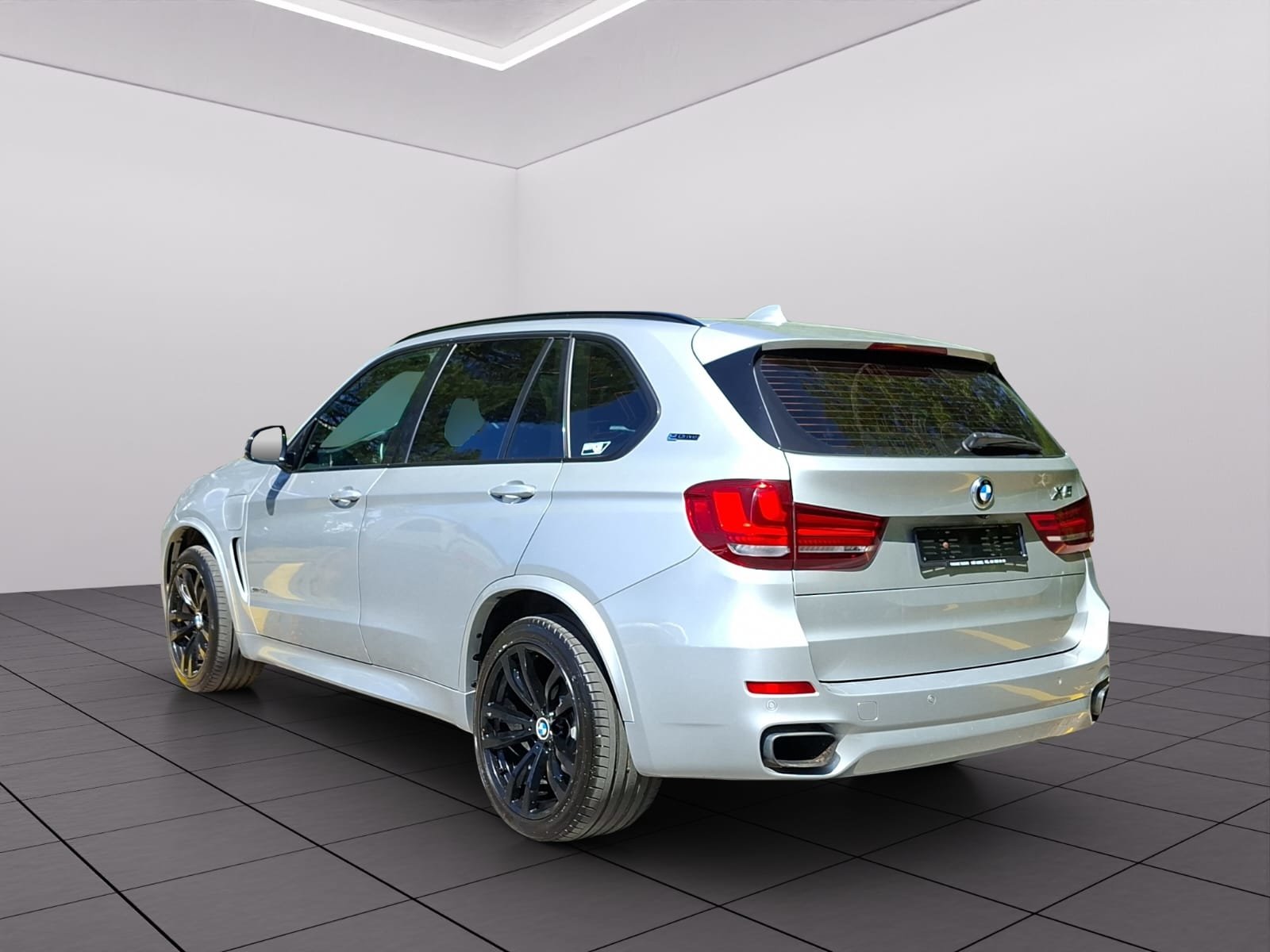 BMW X5 40e Pack M iPerformance Steptronic, Plug-in-Hybrid Benzin/Elektro, Occasion / Gebraucht, Automatik - 7