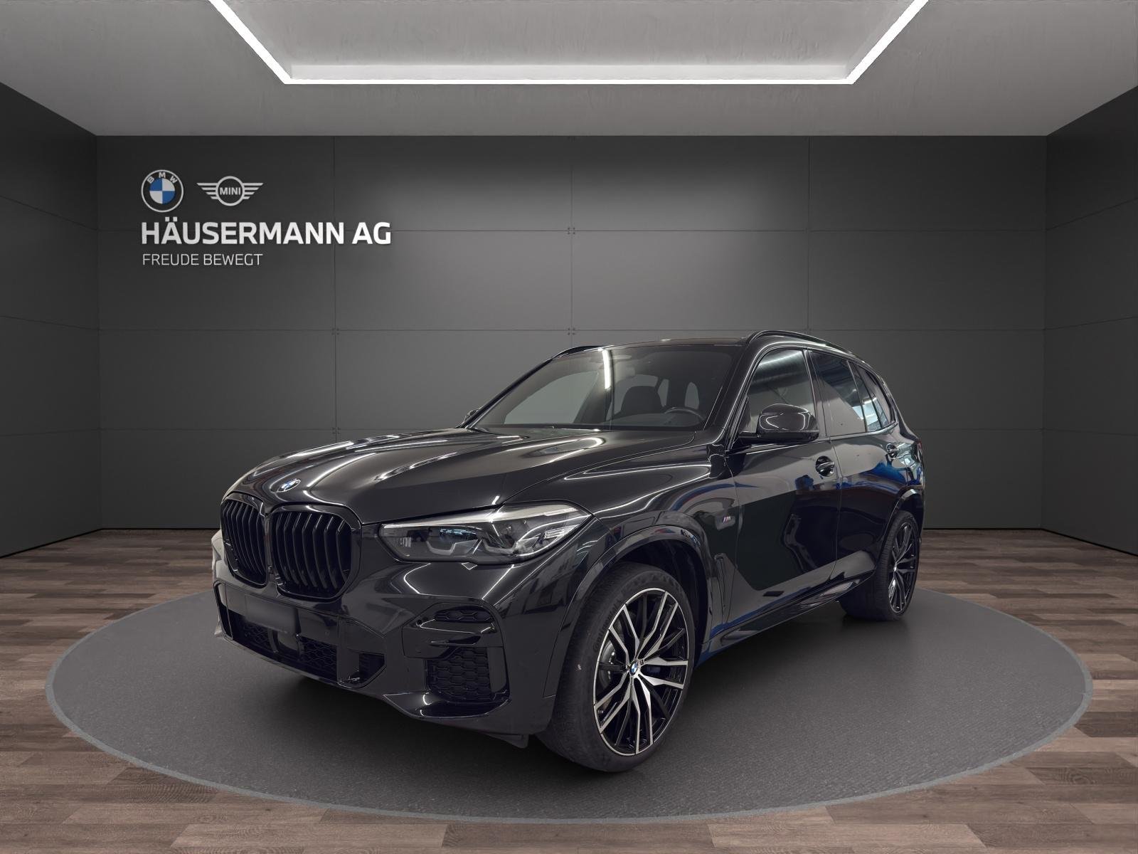 BMW X5 M50i