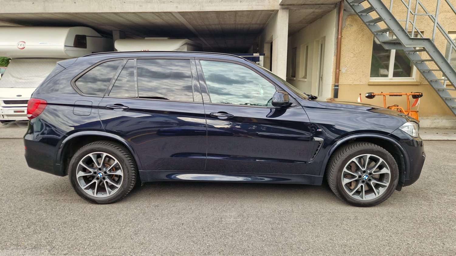 BMW X5 50i Steptronic 7-Plätze, Benzina, Occasioni / Usate, Automatico - 7
