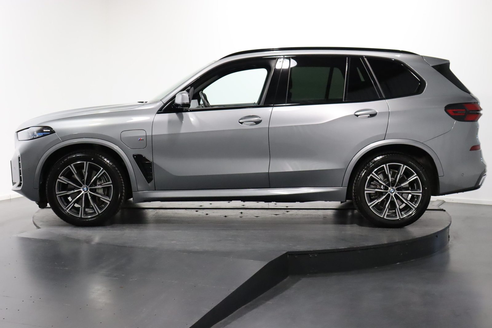BMW X5 50e xDrive SAG, Plug-in-Hybrid Petrol/Electric, Second hand / Used, Automatic - 4