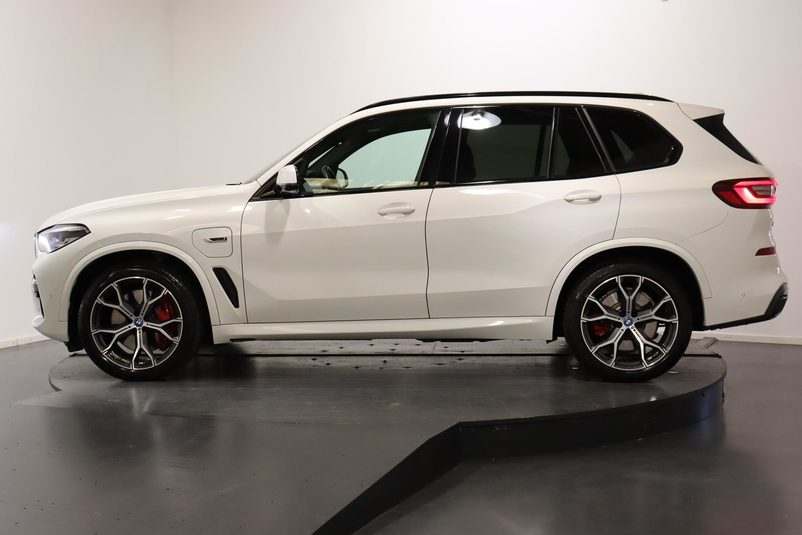 BMW X5 45e xDrive, Hybride Rechargeable Essence/Électricité, Occasion / Utilisé, Automatique - 3