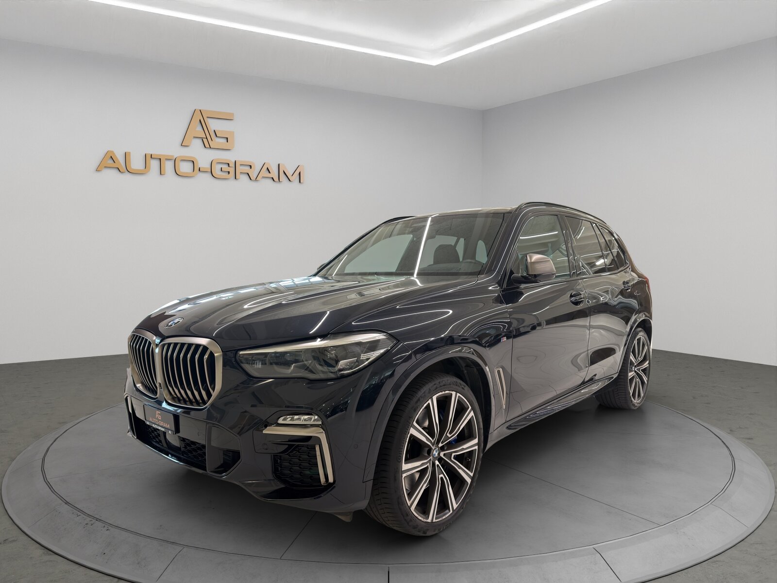 BMW X5 M50i Steptronic