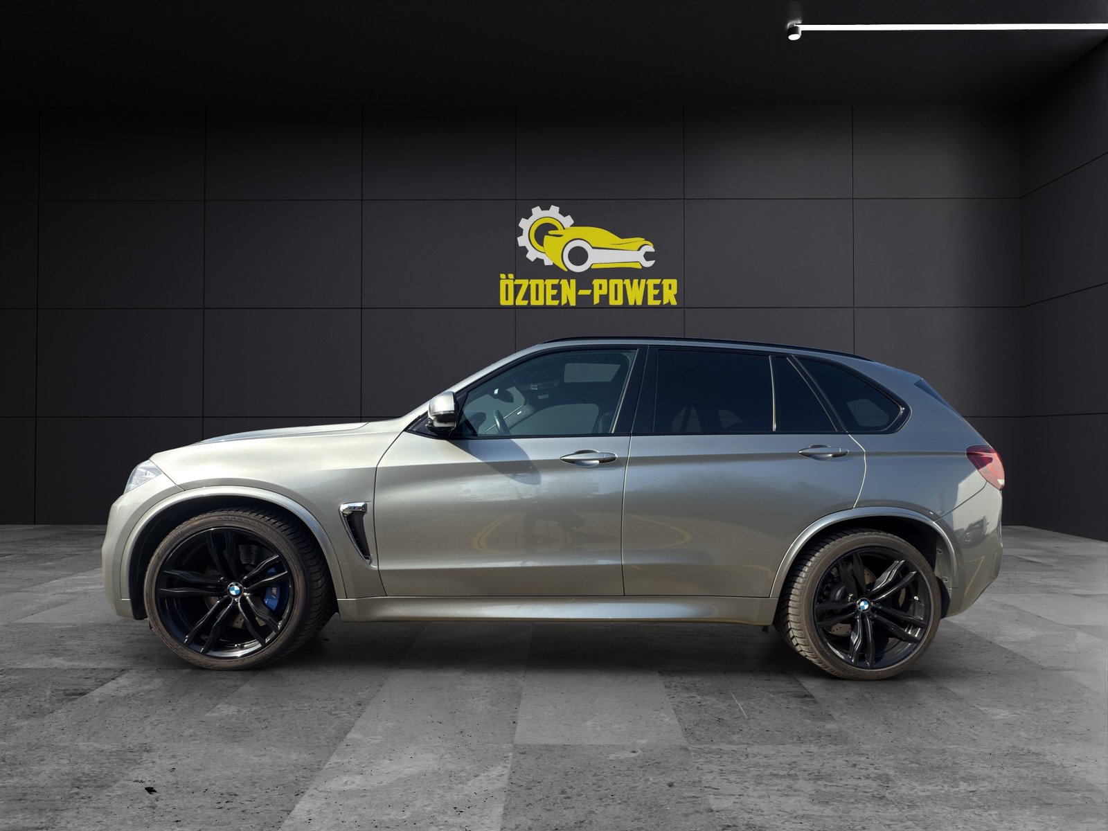BMW X5M Steptronic, Benzin, Occasion / Gebraucht, Automatik - 7