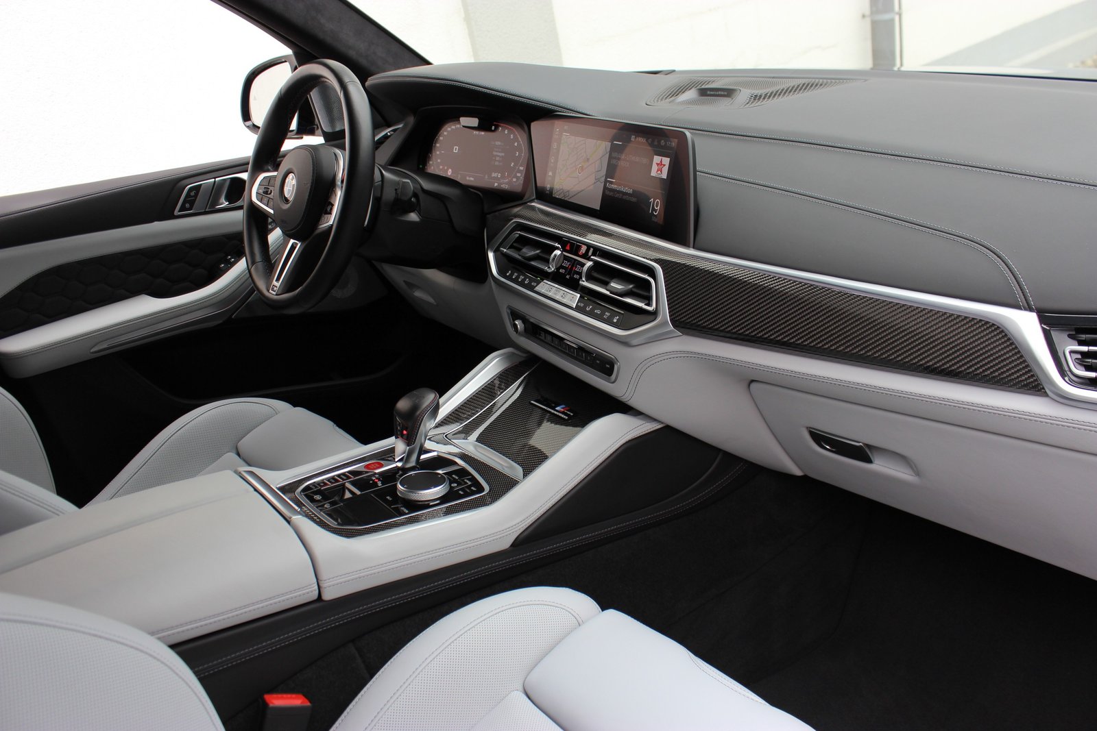 BMW X5M Competition BOWERS WILKINS *MARINA BAY BLAU METALLI, Essence, Occasion / Utilisé, Automatique - 2