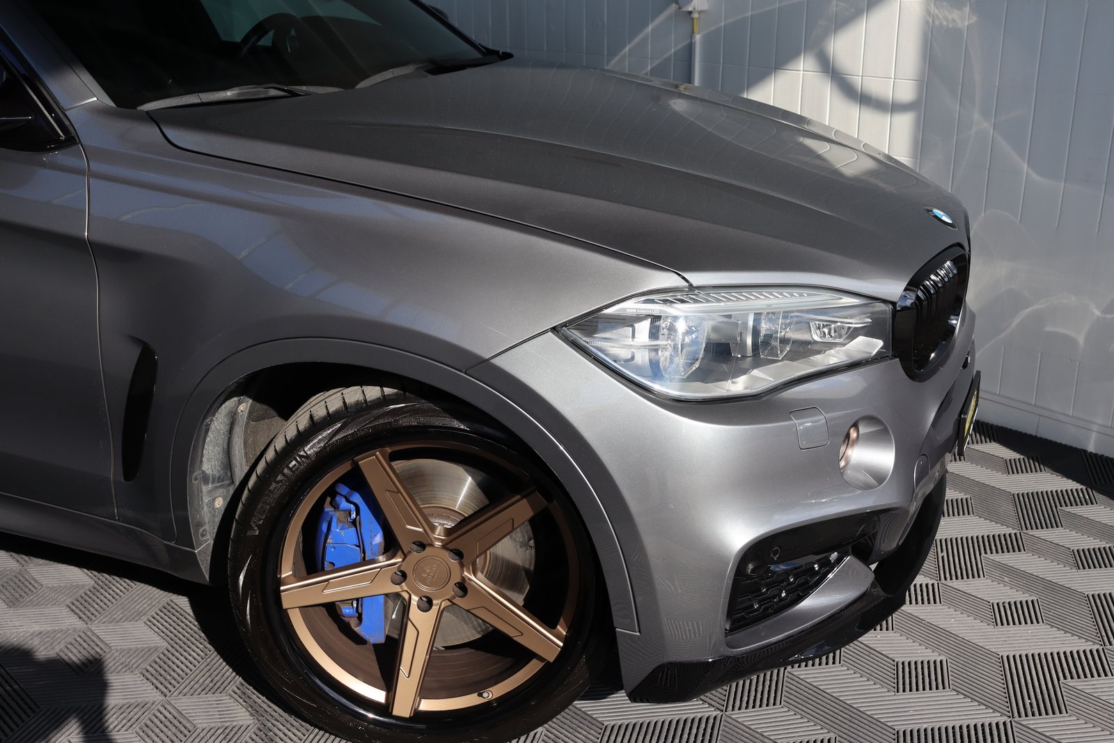 BMW X6 M50D STEPTRONIC ** TIEFERGELEGT ** AVERSUS FELGEN **, Diesel, Second hand / Used, Automatic - 4