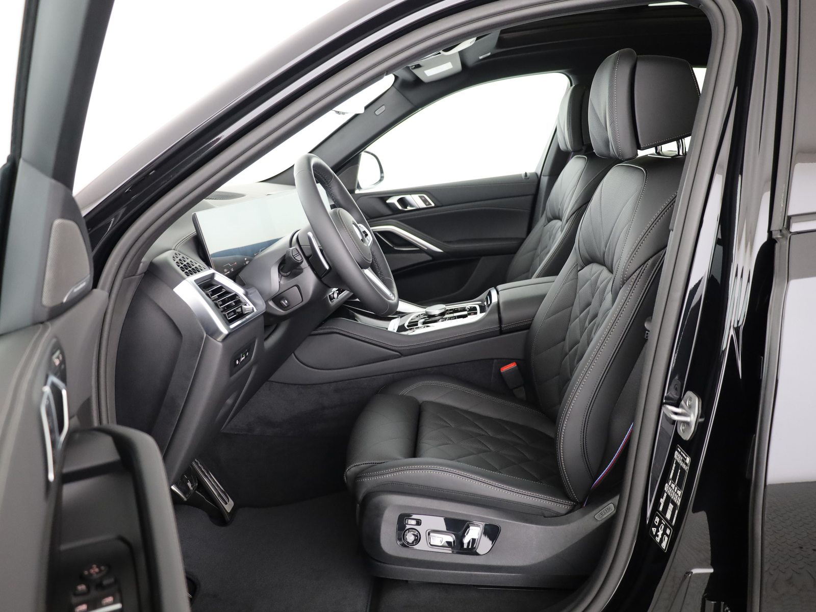BMW X6 40d xDrive, Mild-Hybrid Diesel/Electric, New car, Automatic - 4