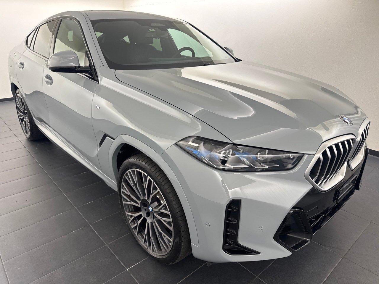 BMW X6 48V 40i M Sport, Mild-Hybrid Benzin/Elektro, Occasion / Gebraucht, Automatik - 4