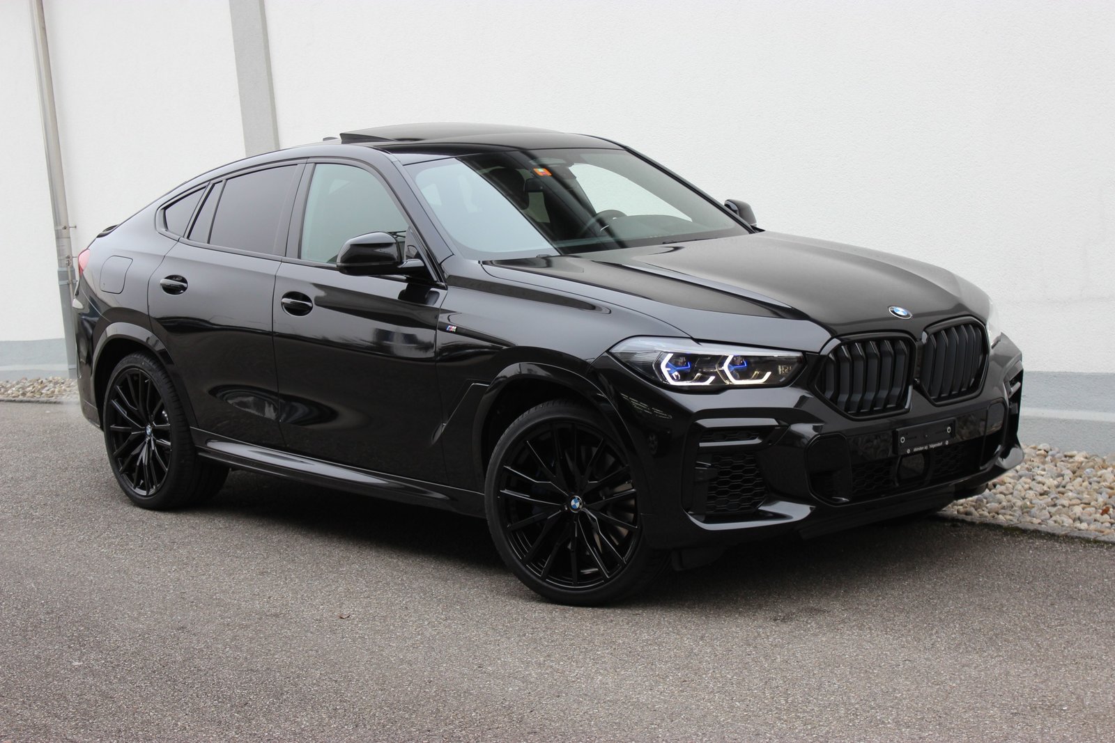 BMW X6 M50i