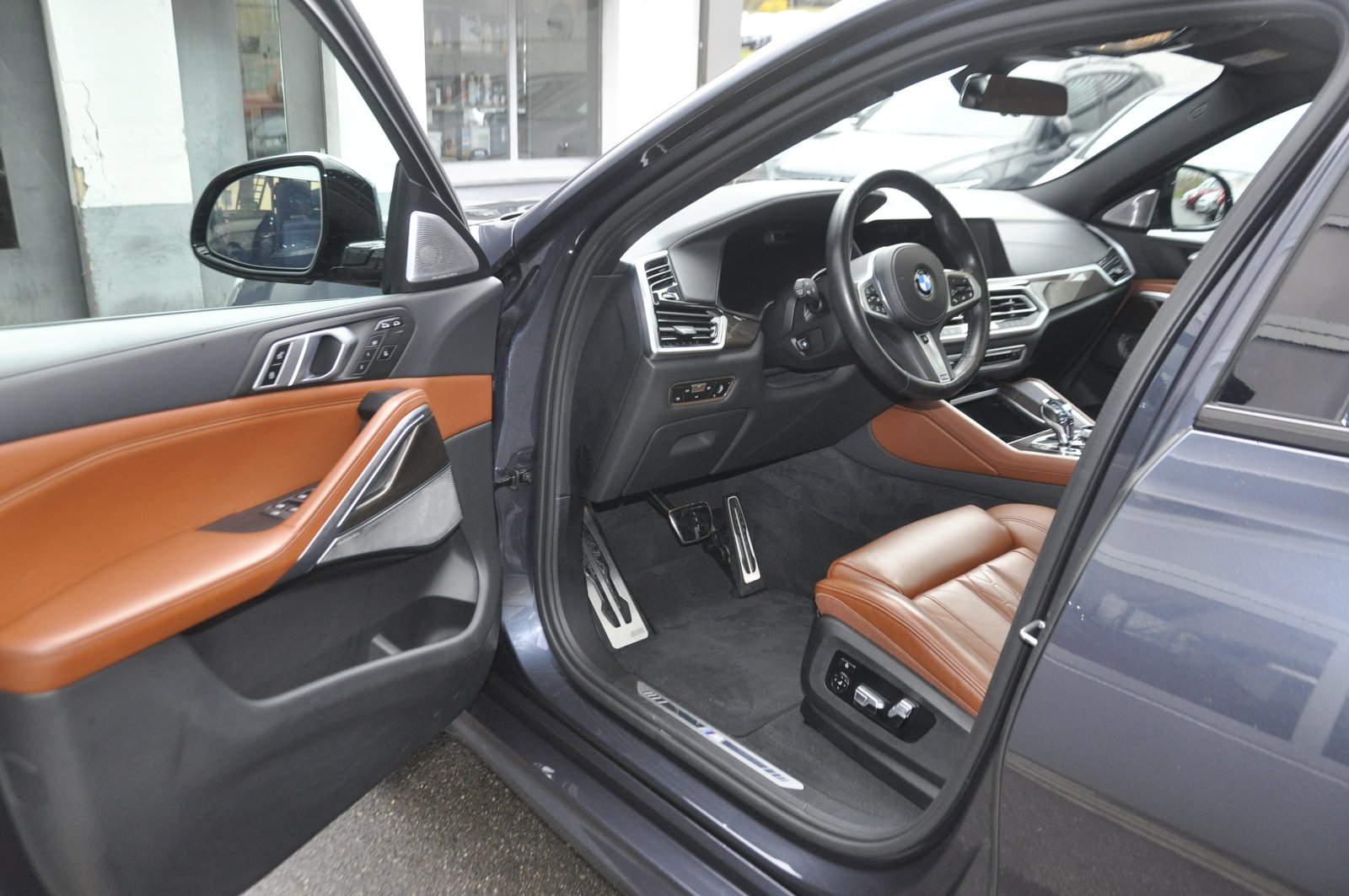 BMW X6 48V 40i M Sport Steptronic I Anhängerkupplung, Mild-Hybrid Benzin/Elektro, Occasion / Gebraucht, Automatik - 4
