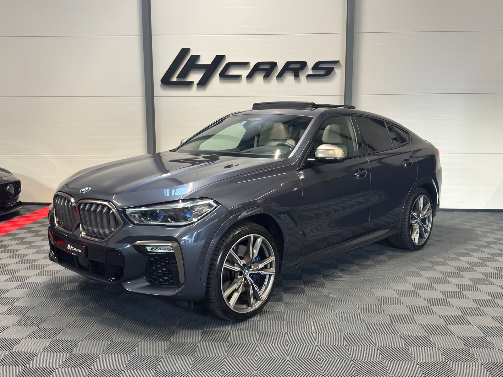 BMW X6 M50i