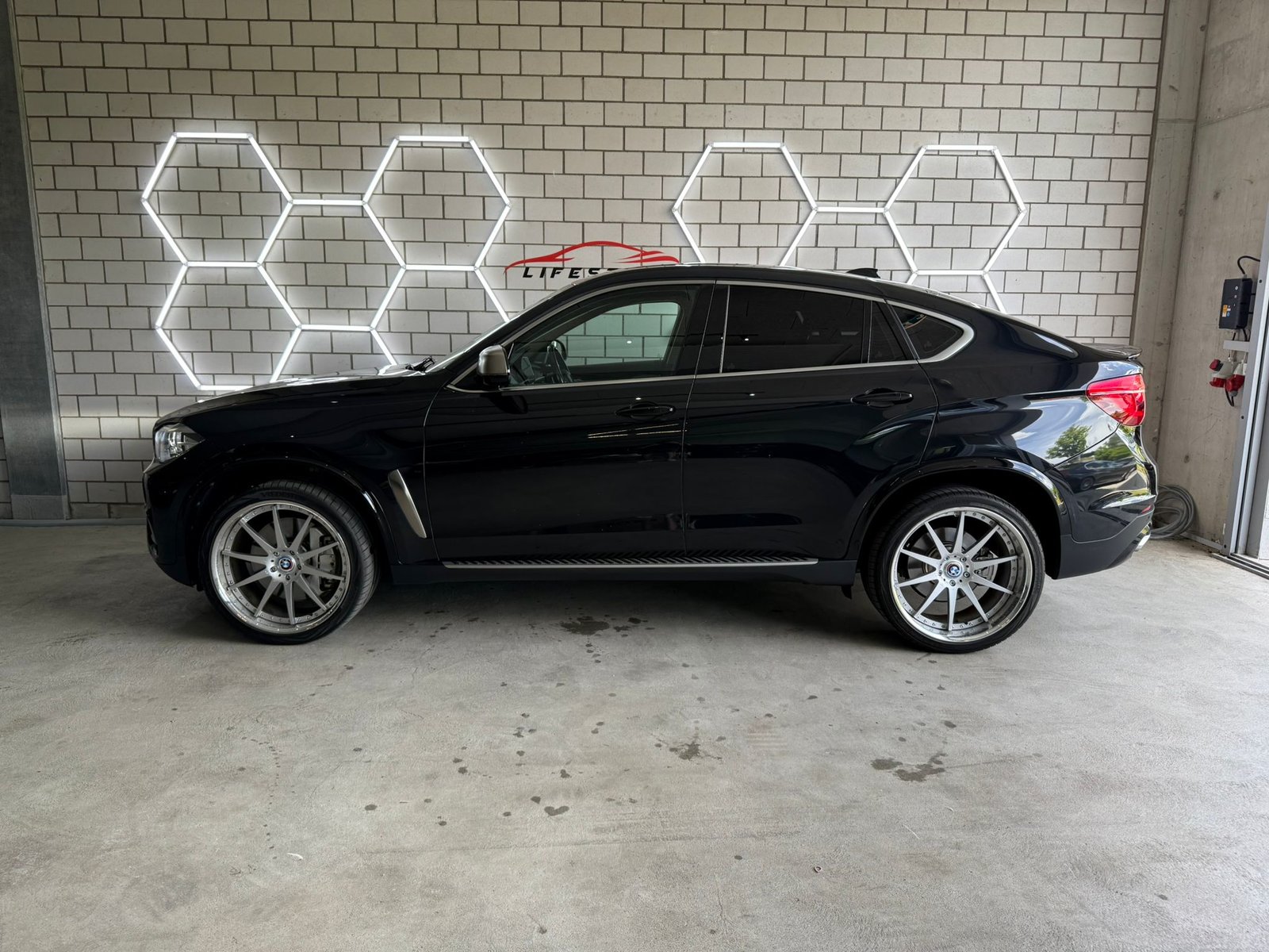 BMW X6 50i Steptronic, Benzin, Occasion / Gebraucht, Automatik - 2