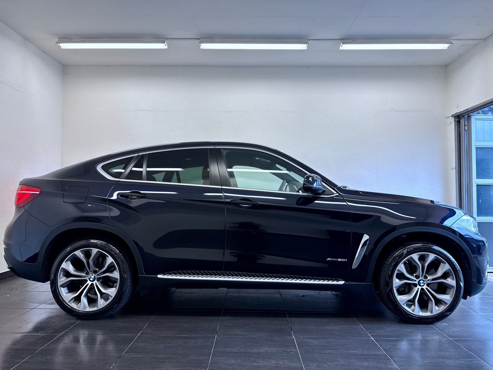 BMW X6 50i Steptronic, Petrol, Second hand / Used, Automatic - 5