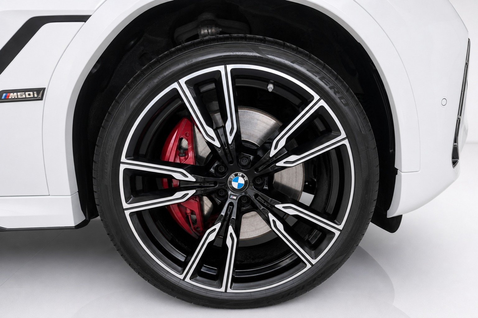 BMW X6 M60i M Sport Pro 48V Steptronic, Mild-Hybrid Petrol/Electric, Second hand / Used, Automatic - 4