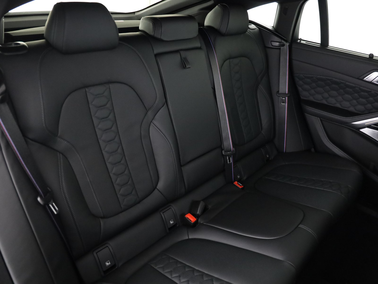 BMW X6 M Competition, Mild-Hybrid Petrol/Electric, New car, Automatic - 7