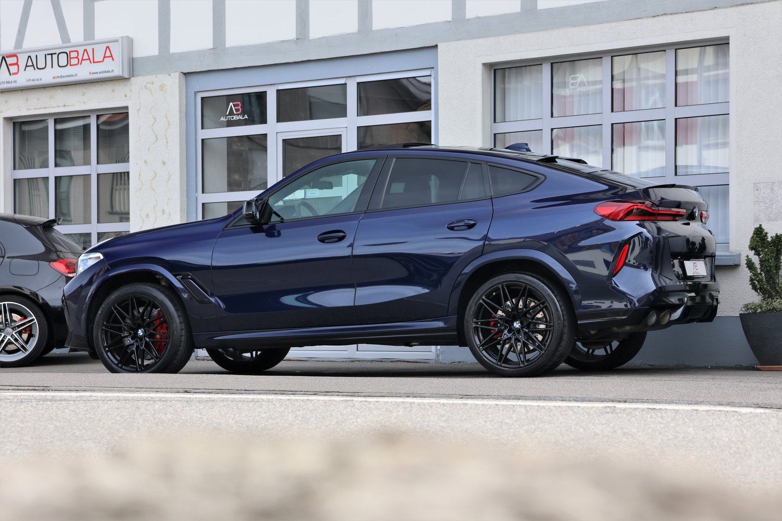 BMW X6M Steptronic M Competition (CH) Tansanitblau, Benzin, Occasion / Gebraucht, Automatik - 4