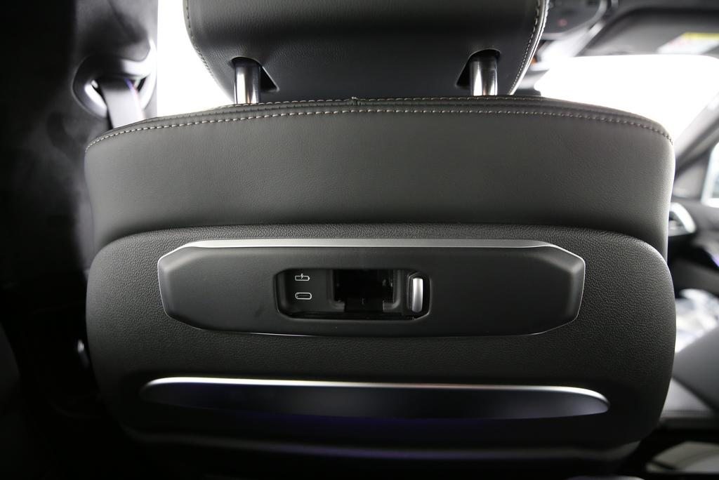 BMW X7 M60i, Mild-Hybrid Petrol/Electric, New car, Automatic - 5