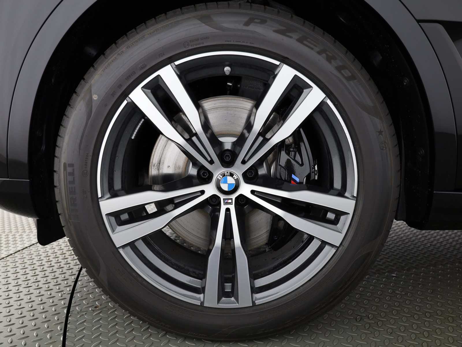 BMW X7 40d xDrive SAG, Mild-Hybrid Diesel/Electric, New car, Automatic - 4